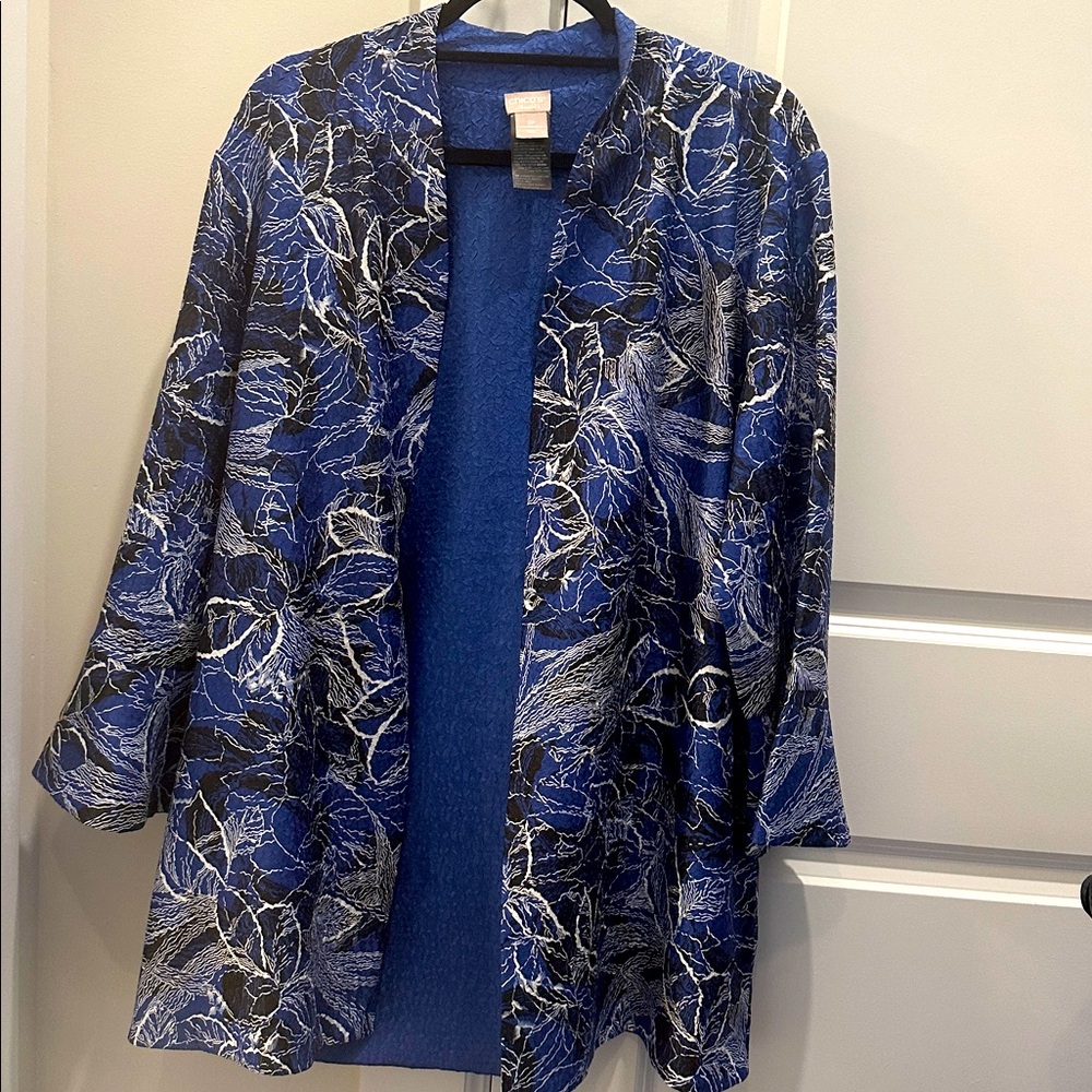 Chico’s Travelers crushed reversible jacket. Deep Amparo blue 3P